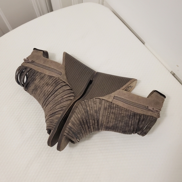 Fergalicious Heather2 Wedge Open Toe Booties Size 7M, Boho - Picture 8 of 12